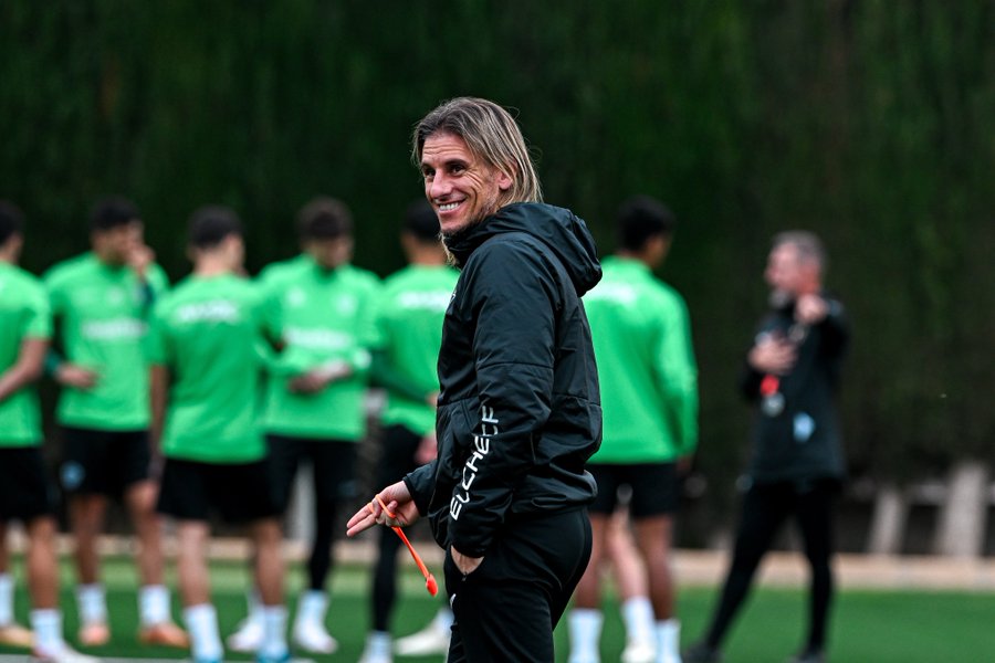 El Elche cimenta su progresión en el manejo casi perfecto de los mecanismos defensivos