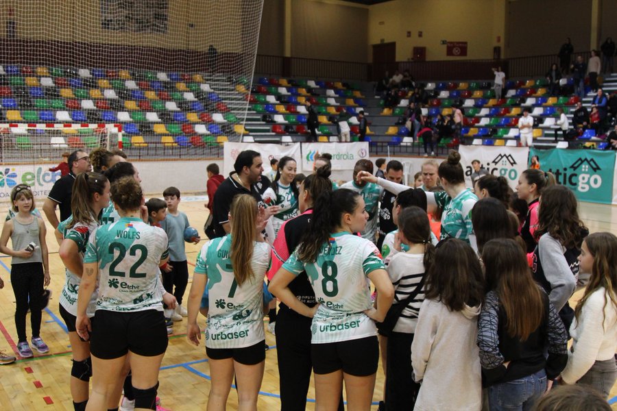 El Elche Atticgo exhibe todo su poderío en Valladolid y se mantiene firme en el liderato