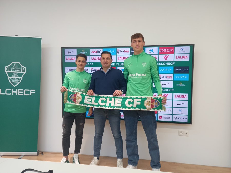 Mantecón anuncia que “Óscar Plano seguirá un año más en el Elche”