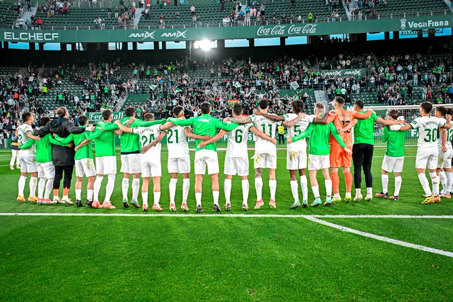 El Elche gana 2-1 al Sporting y se sitúa de nuevo en puestos de promoción de ascenso