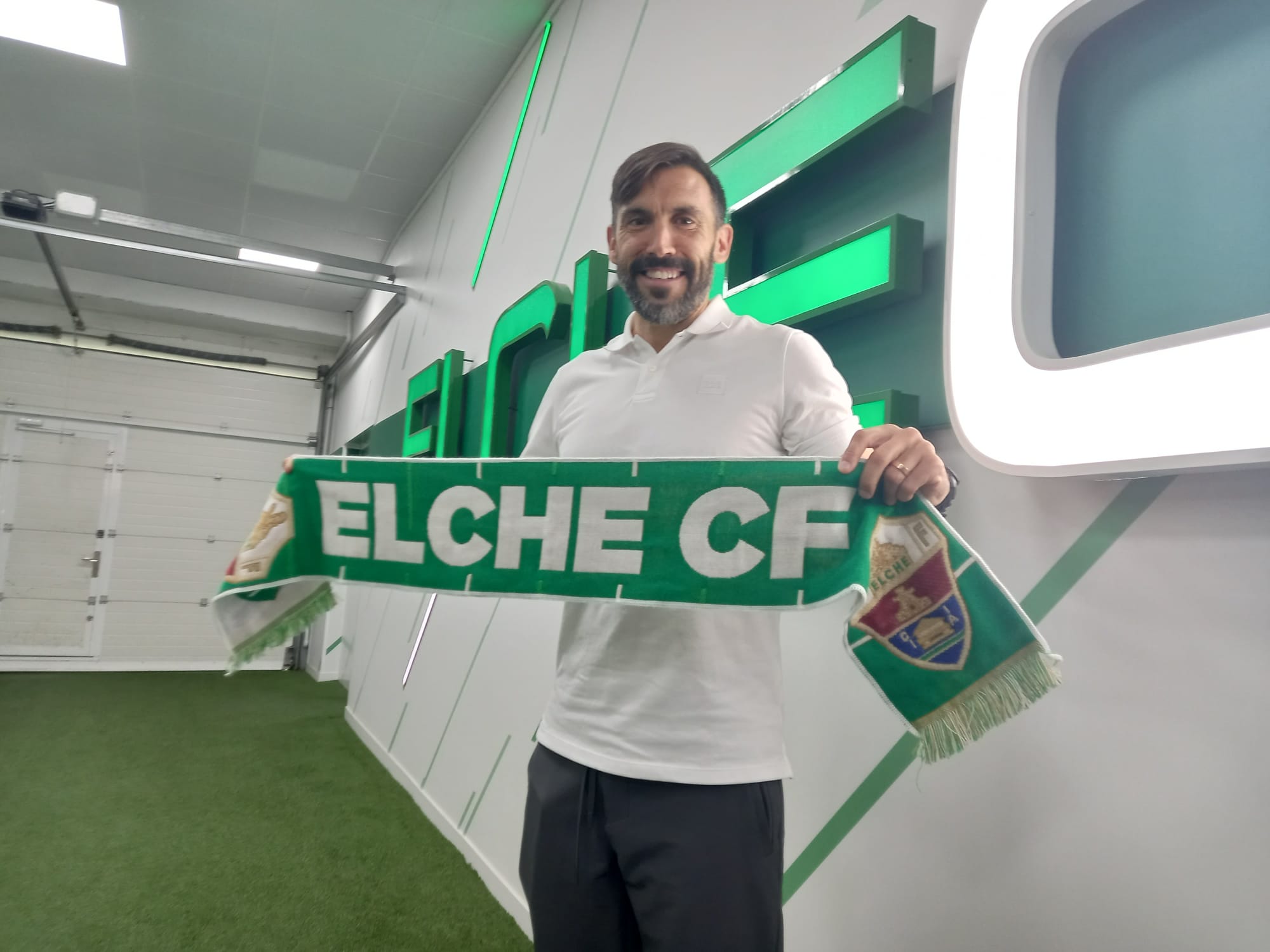 Eder Sarabia: “Dirigir al Elche es un gran reto porque es un Club con mucha historia”