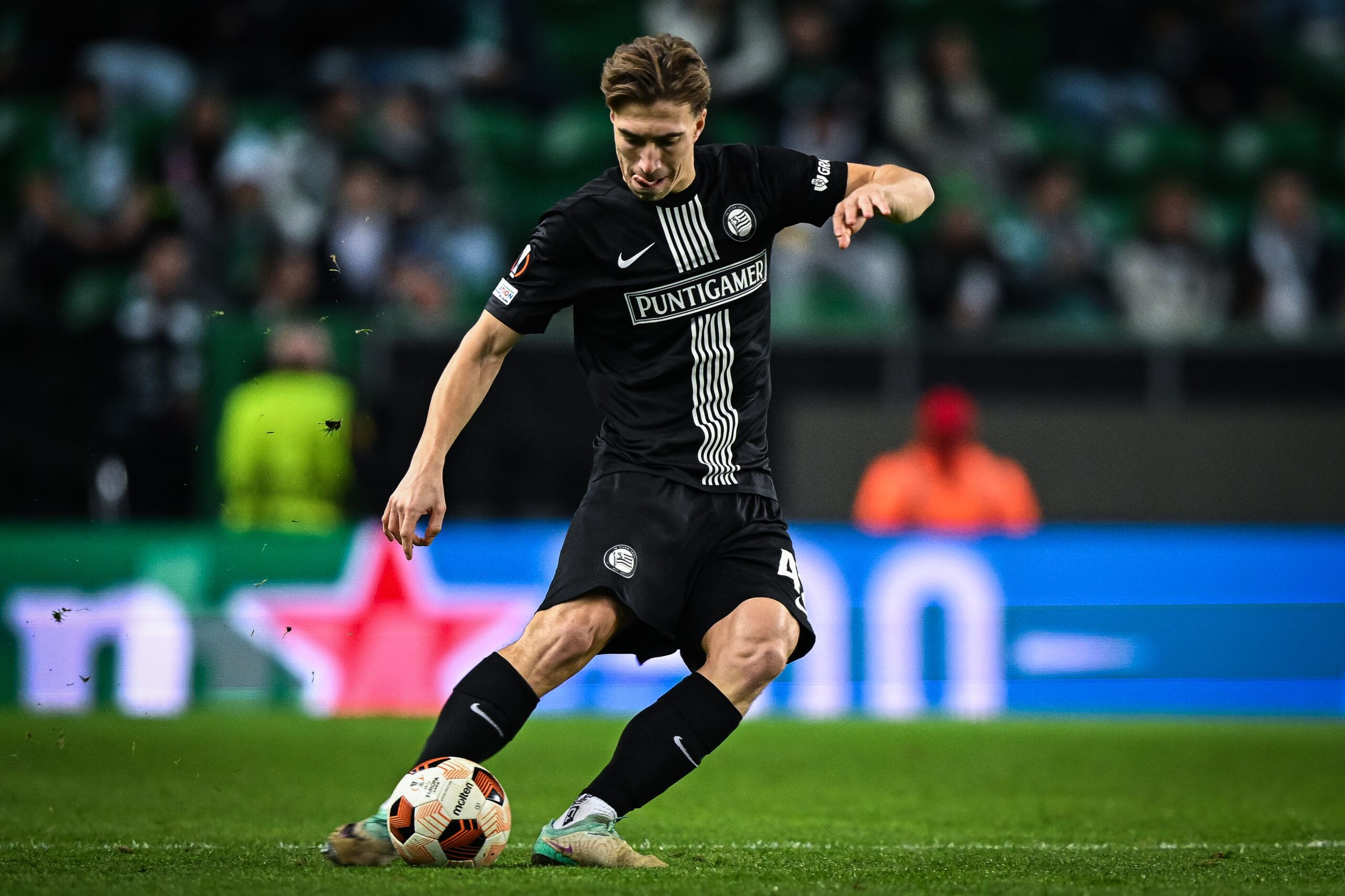 El Elche quiere apuntalar su defensa con Affengruber