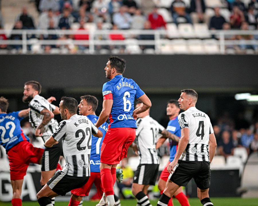 El Elche se atasca en Cartagena y suma un punto amargo tras empatar a cero