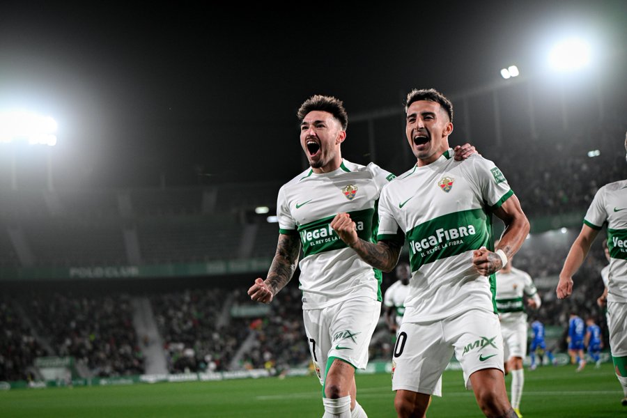 El Elche firma el mejor partido de la temporada y vence 4-0 al Real Oviedo