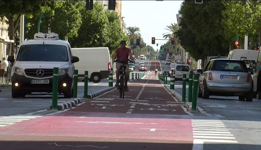 Compromís per Elx denuncia al gobierno de PP y Vox la eliminación del carril bici en la Calle San Juan