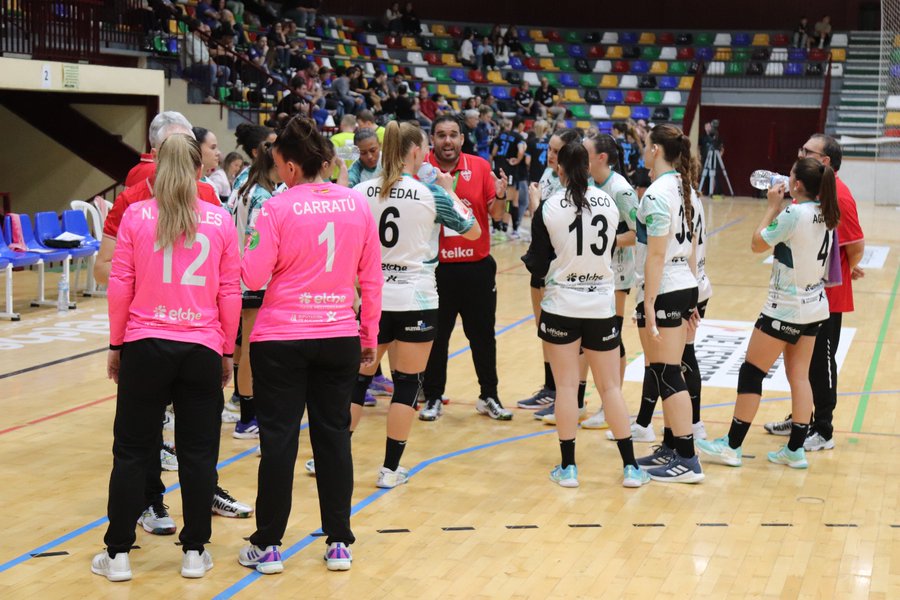 El Elche Atticgo gana 19-22 en la pista del Rocasa y prepara su cita europea en casa ante el Thuringer