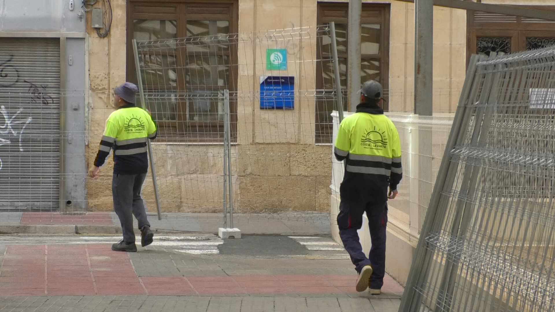 Comienza la rehabilitación del Mercado Central con el vallado perimetral y el vaciado interior