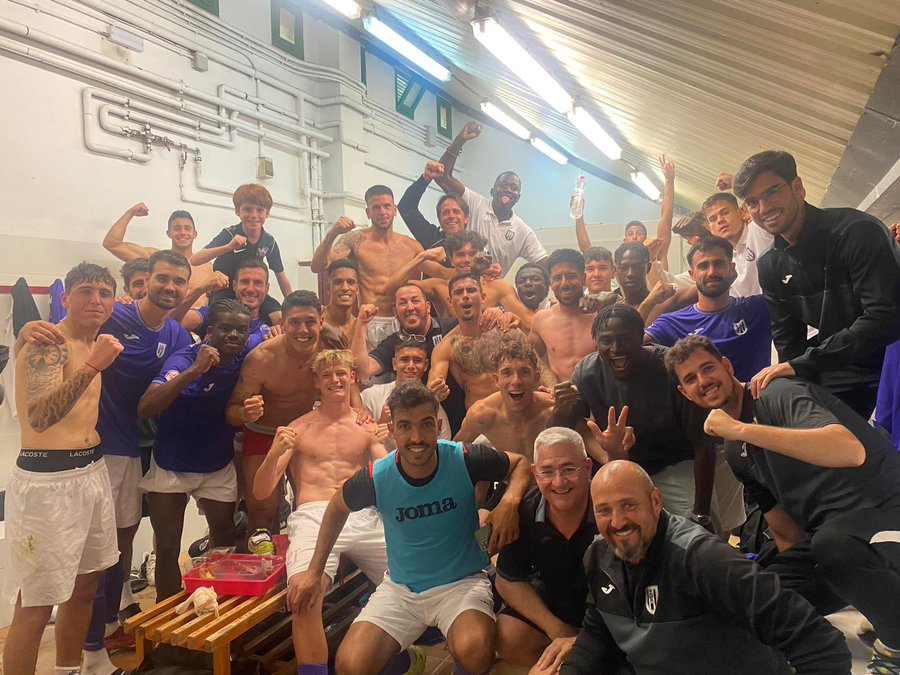 El Athletic Club Torrellano seguirá otro año en Tercera tras vencer 2-1 al Atlético Saguntino