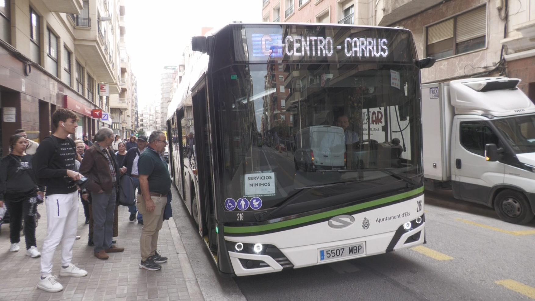 Descuentos para jóvenes y familias en el autobús urbano de Elche