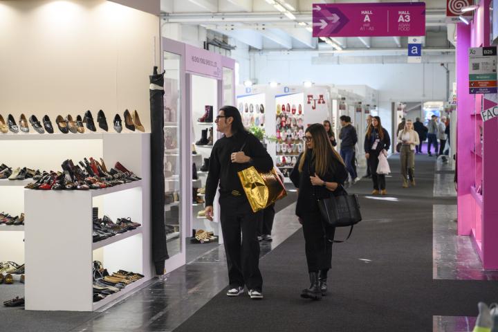 75 marcas de calzado español participan en la 103º feria Expo Riva Schuh en Garda